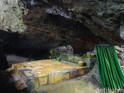 Goa Sri Blorong Dikunjungi Peziarah dari Berbagai Kalangan, Artis Hingga Pejabat