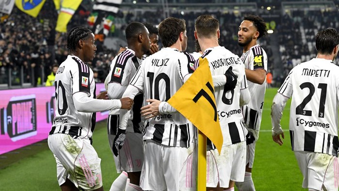 TURIN, ITALY - DECEMBER 02: Manuel Locatelli of Juventus celebrates with teammates after scoring his teams second goal  during the Coppa Italia match between Juventus and Udinese at Allianz Stadium on December 02, 2025 in Turin, Italy. (Photo by Filippo Alfero - Juventus FC/Juventus FC via Getty Images)