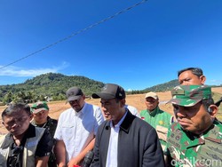 Mentan Cek Beras hingga Sawah Terendam Banjir di Tapanuli Tengah