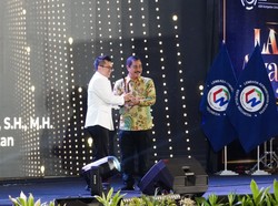 Dorong Perubahan, Menteri Imipas Terima Penghargaan Transformational Leader dari LAN
