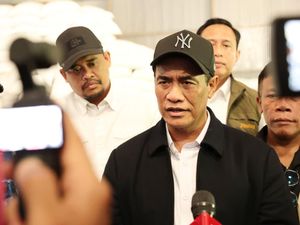 Pemerintah Tambah 10.000 Ton Beras untuk Bantuan Bencana Aceh