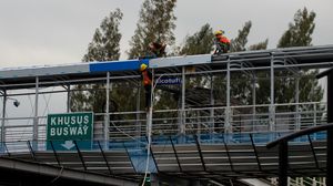 Revitalisasi JPO Otista Dikebut, Target Rampung 15 Desember 2025