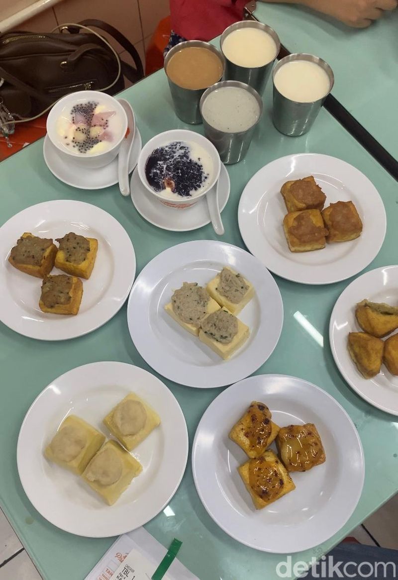 Perusahaan Tahu Priangan, tempat makan serba tahu di Braga, Bandung.