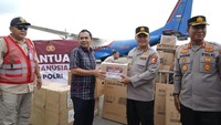Polri Kirim Tenda-Solar Panel untuk Bantu Korban Banjir-Longsor Sumatera