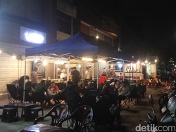 Melihat Suasana Angkringan Malam di Kota Medan