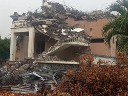 Bangunan Bekas Sekolah di Kelapa Gading Jakut Ambruk, 1 Pekerja Tertimpa