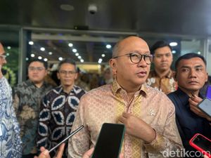 Rosan Buka Suara soal Rencana Pemerintah Bikin BUMN Tekstil