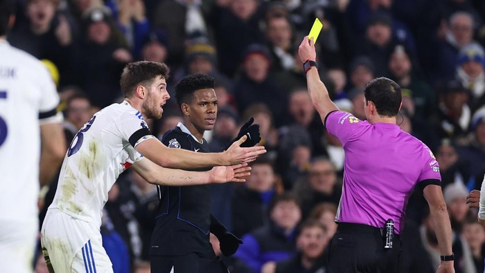 Chelsea Frustrasi, Estevao Emosi