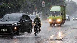 Siap-siap! Hujan Deras Diprediksi Basahi Jakarta Sepekan ke Depan