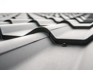 Mau Beli Genteng Metal Pasir? Cek Harga Terbarunya di 2025