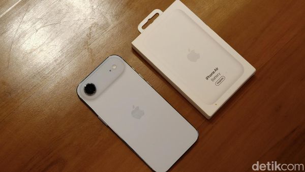 Unboxing iPhone Air MagSafe Battery, Tambah Daya 65% Harga Rp 2 Jutaan