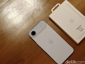 Unboxing iPhone Air MagSafe Battery, Tambah Daya 65% Harga Rp 2 Jutaan