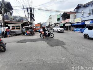 Simpang Jalan Tempuling-Tuasan Akhirnya Ditambal, Pedagang Ucap Syukur