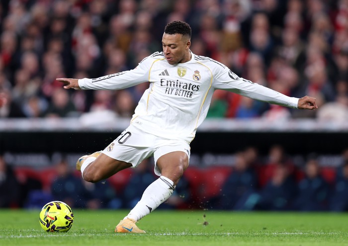 BILBAO, SPAIN - DECEMBER 03: Kylian Mbappe of Real Madrid scores his team's first goal during the LaLiga EA Sports match between Athletic Club and Real Madrid CF at Estadio de San Mames on December 03, 2025 in Bilbao, Spain. (Photo by Ion Alcoba Beitia/Getty Images)