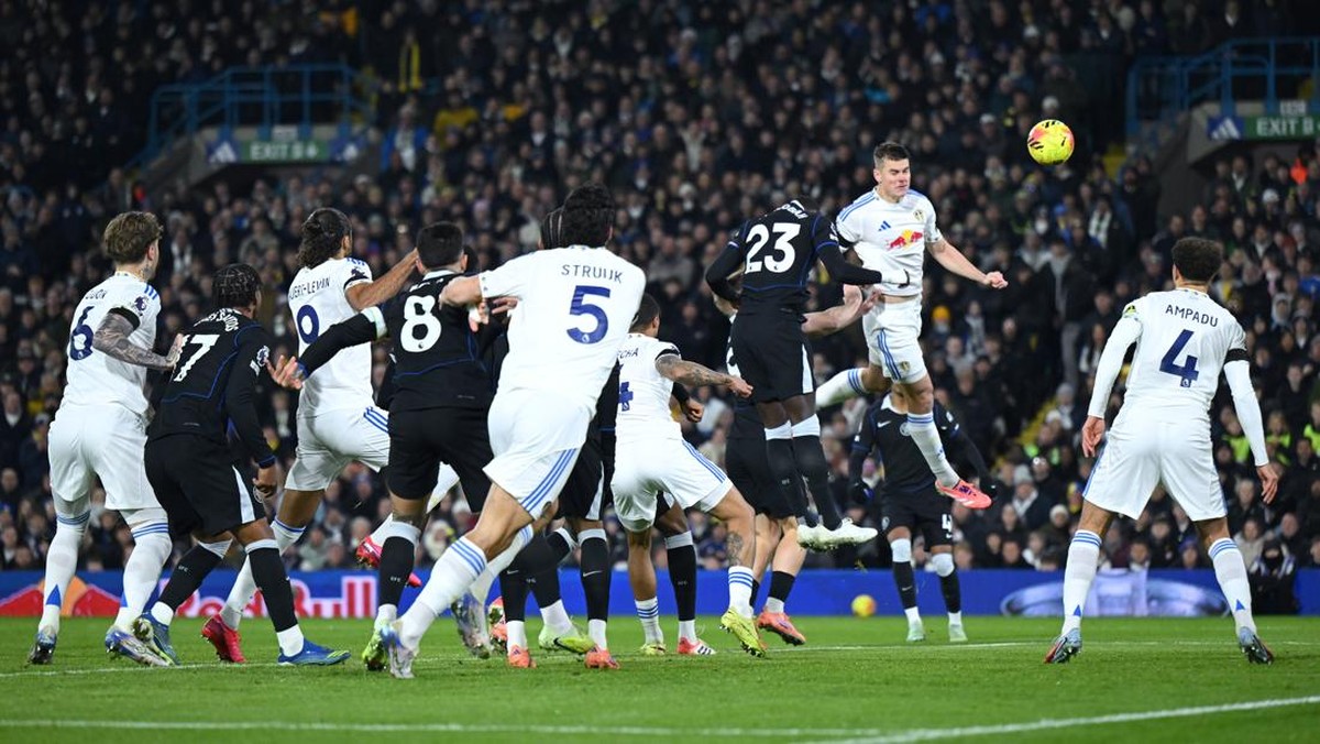 Leeds United tampil fantastis melawan Chelsea. (Foto: Shaun Botterill/Getty Images)