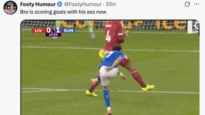 Meme Bokong Van Dijk Jadi Ancaman Liverpool