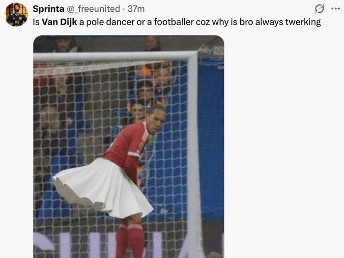 Meme gaya bokong Virgil van Dijk saat bertahan jadi ancaman Liverpool.