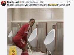 Alih-alih menghadapi lawan secara langsung, Van Dijk malah lebih sering mengandalkan bokongnya dan justru jadi blunder buat Liverpool. (Foto: Twitter)