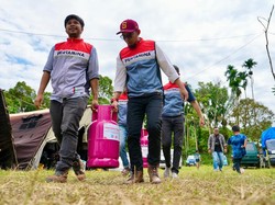 Menteri ESDM-Dirut Pertamina Tinjau Ketersediaan Bantuan di Aceh-Sumatera