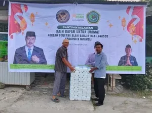 Menteri Agus Kirim Bantuan Kafan untuk Korban Banjir-Tanah Longsor Sumut
