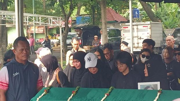 Pemakaman Epy Kusnandar