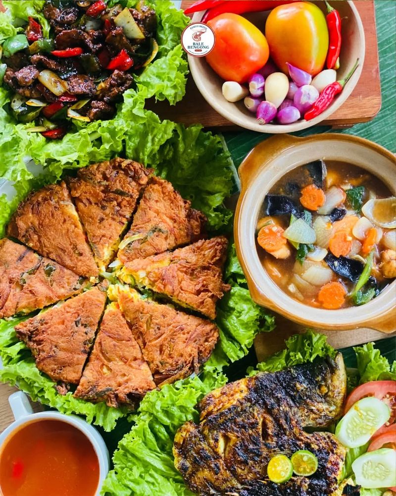 Restoran keluarga legendaris di Jakarta Timur Restoran keluarga legendaris di Jakarta Timur.