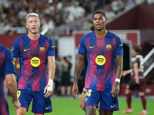 Deco: Barca Belum Putuskan Masa Depan Rashford dan Lewandowski