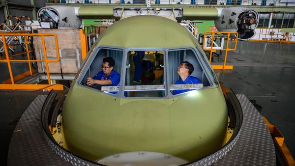 Melihat Produksi Pesawat di PTDI