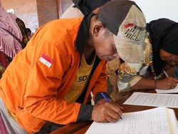 Suasana Haru Warga Eks Menteng Pulo Pindah ke Rusun Layak Huni Pemprov DKI