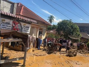 Pilu Warga Tapanuli Tengah Pasca Banjir: Sawah Terendam-Antre Beras dan BBM