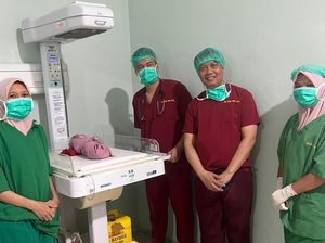 Tim Medis Unhas Operasi Caesar 3 Ibu Hamil Korban Banjir di Pidie Jaya