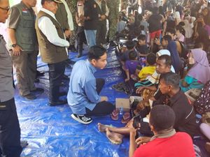 Wapres Gibran Kunjungi Posko Pengungsi Banjir Bandang di Kabupaten Agam Sumbar