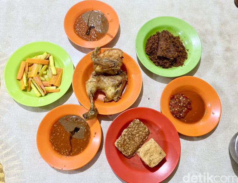 Ayam Goreng Bu Haji Jatinegara