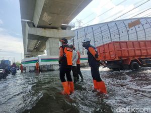 BPBD DKI Ungkap Siklon Tropis Picu Banjir Rob-Puting Beliung di Jakut