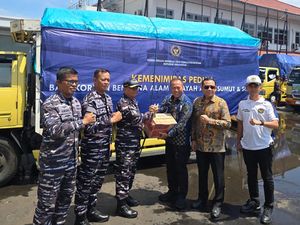 30 Ton Bantuan Korban Bencana Sumatera dari KemenImipas Dikirim Via Kapal TNI AL