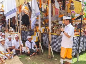 Badung Prioritaskan Yadnya, Bupati Adi Arnawa Hadiri Karya di Dua Desa