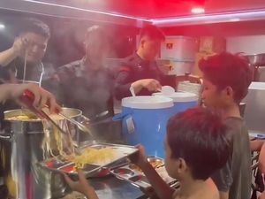 Dapur Lapangan Brimob Tembus Aceh Tamiang, Layani Makan 100 Pengungsi