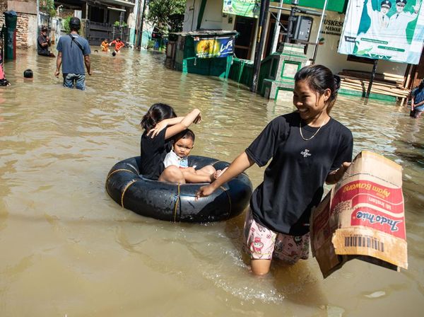 Dayeuhkolot Bandung Terendam Banjir hingga 150 Cm