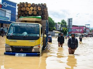Video: Banjir Merendam Dayeuhkolot Bandung, Aktivitas Warga Lumpuh