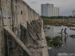 Video: Rencana DKI Perkuat Struktur Tanggul Muara Baru di 2026