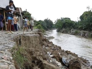 Erosi Sungai Denai Pasca Banjir, Walkot Rico Minta BWS Segera Tangani