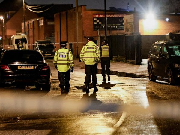 Evakuasi Besar di Kota Derby, Polisi Temukan Dugaan Bahan Peledak