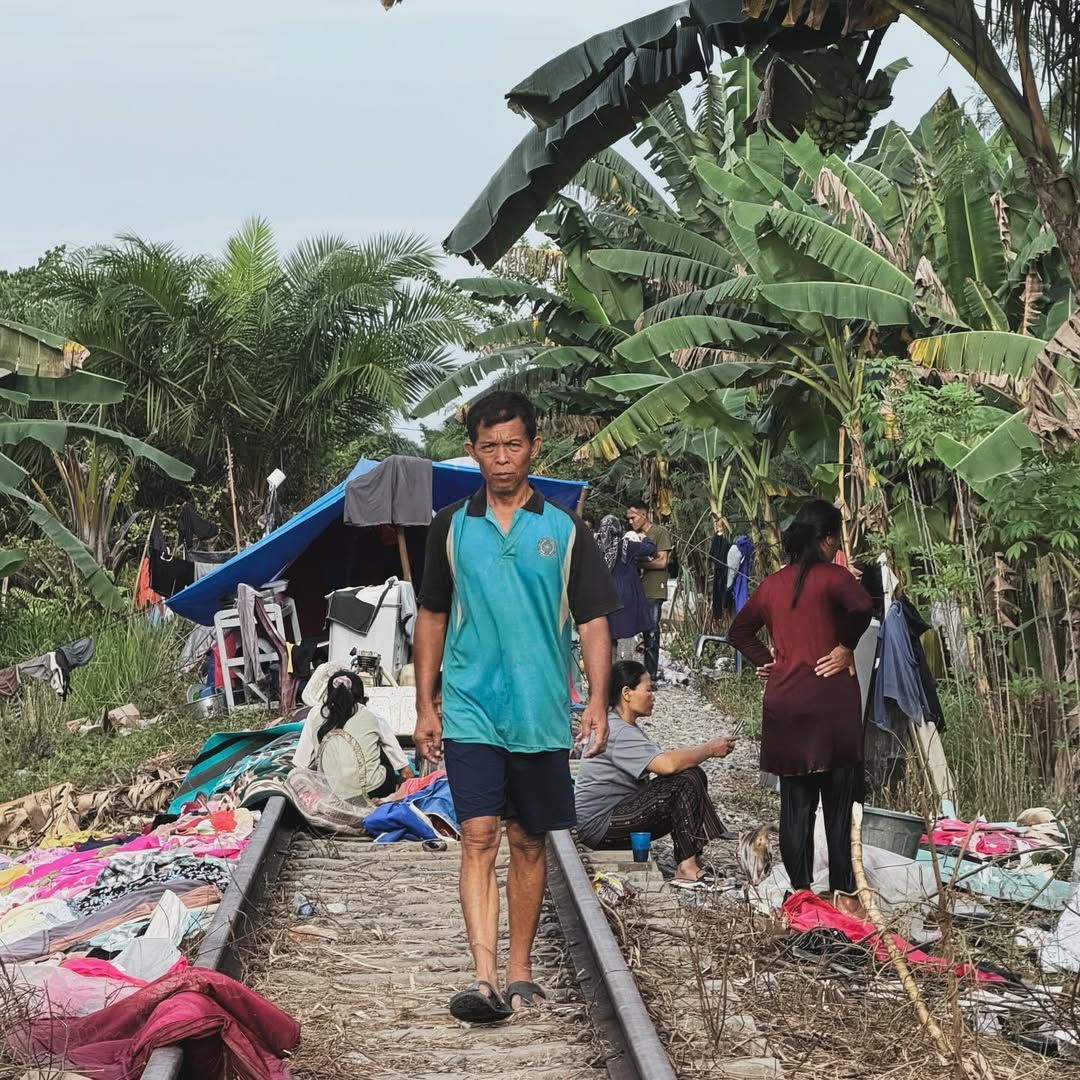 Ferry Irwandi sukses mengumpulkan donasi hingga lebih dari Rp10 miliar. Ia terjun langsung mengirim bantuan dan membagikan kabar bahwa kondisi di Tamiang sangat memprihatinkan.