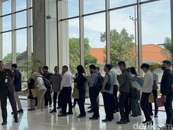 Ratusan Pelamar Serbu Grand Recruitment The Trans Luxury Hotel Surabaya