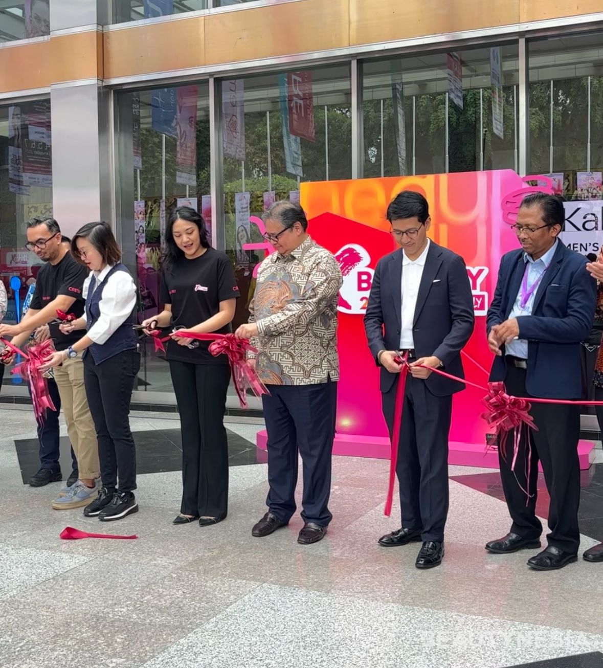 Beauty expo Female Daily X Beauty kembali hadir untuk kedua kalinya di Jakarta International Convention Center (JICC) pada 4 - 7 Desember 2025 ini. Kamu bisa mengunjungi sebagai agenda jalan-jalan sekaligus self rewards.