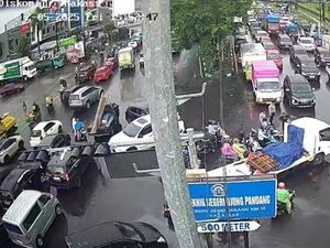 Jalan Urip Sumoharjo Arah Perintis Kemerdekaan Makassar Macet Parah Sore Ini