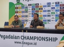 KemenUMKM-Deltras FC Kembangkan UMKM di Kawasan Stadion Sidoarjo