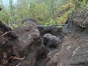Curah Hujan Tinggi Picu Longsor di Jalur Pendakian Rinjani Sembalun