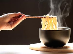 Masih Doyan Mie Instan? Perhatikan 5 Fakta Penting Ini Menurut Pakar