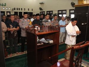 Polres Malang Gelar Salat Gaib untuk Korban Banjir-Longsor Sumatera